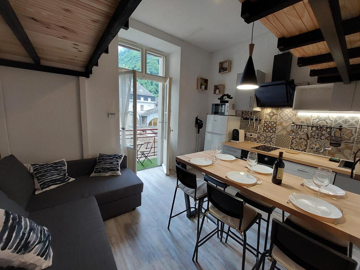 Appartement Mezzanine 6 Personnes Avec Balcon Vue Sur La Montagne Cauterets Exterior foto
