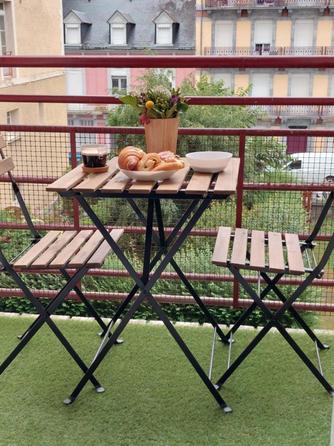 Appartement Mezzanine 6 Personnes Avec Balcon Vue Sur La Montagne Cauterets Exterior foto